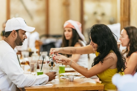 Dubai: Ontdek de Creek en Souks van Dubai met Street FoodGroepstour met ophaalservice vanaf het hotel