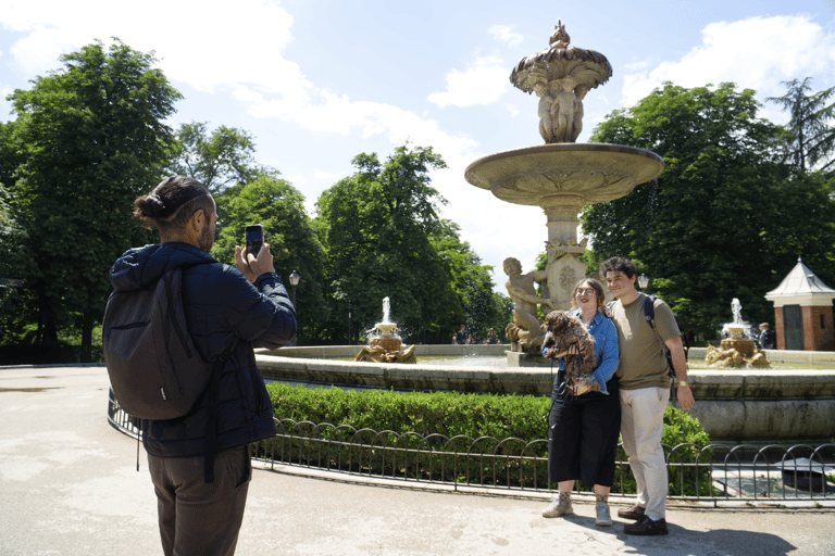 Madrid: Retiro Park Deluxe with Hidden Stories Small Group El Retiro Tour + Rum Tasting
