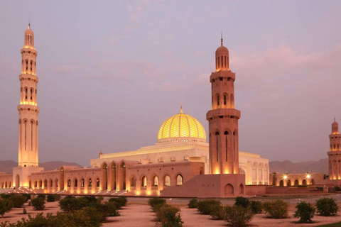 Muscat Night Tour: Private City Highlights & Seaside Drive