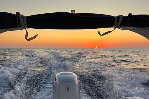Palermo: Dinghy tour at sunset with aperitif