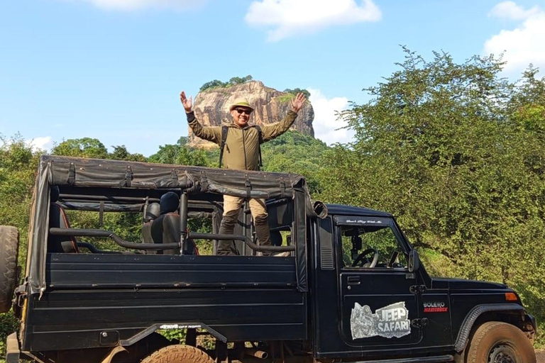 Colombo: Sigiriya Rock and Dambulla Cave Temple Day Trip