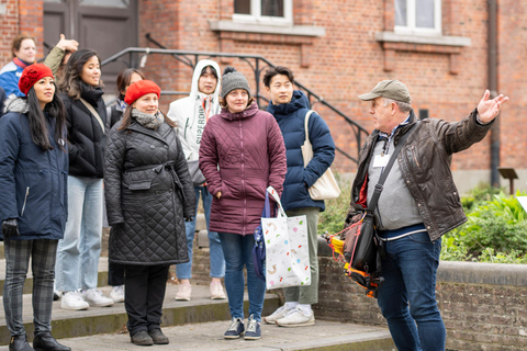 Passeggiata storica a Bruges con guida locale. Praline incluse