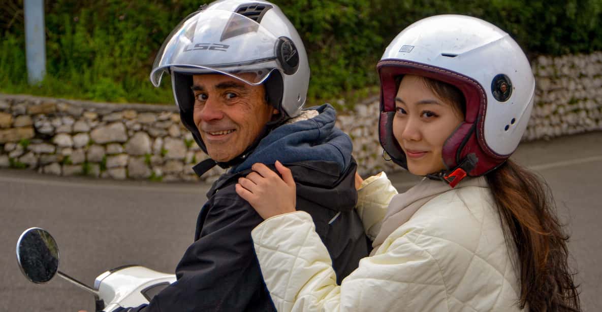 Afbeelding 24 van Taormina: White Lotus fotoshoot op vintage Vespa