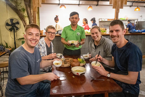 Siem Reap: Morning Food Tour, Market Walking & Street Art Vespa Tour Option