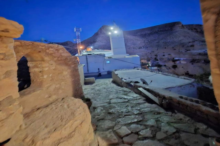 Escursione al tramonto a Ksar Ghilane: Magia del deserto da Djerba