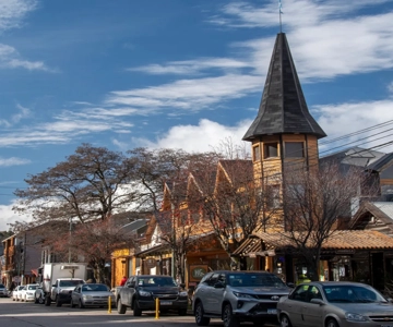 FROM BARILOCHE: SAN MARTIN DE LOS ANDES BY 7 LAKES