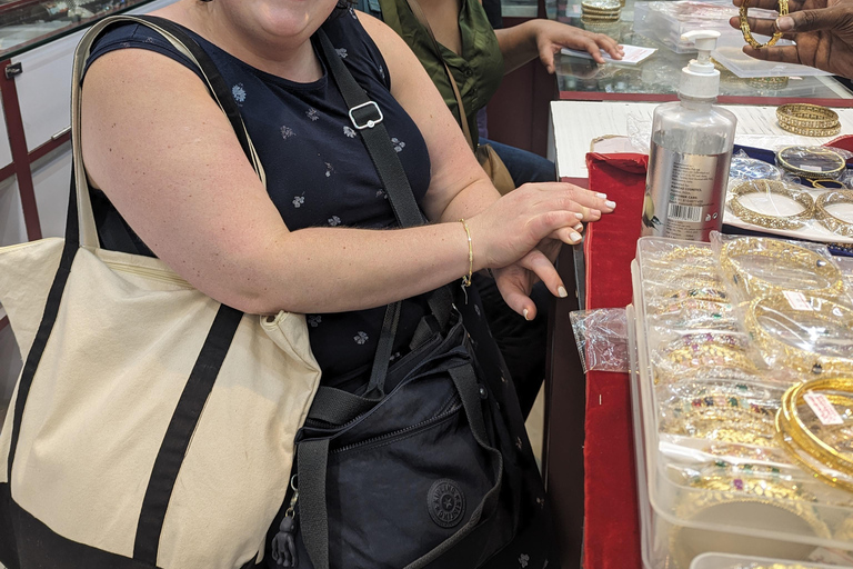 Mumbai: Tour de compras de moda com personal shopperMumbai: Experiência de personal shopper nos subúrbios