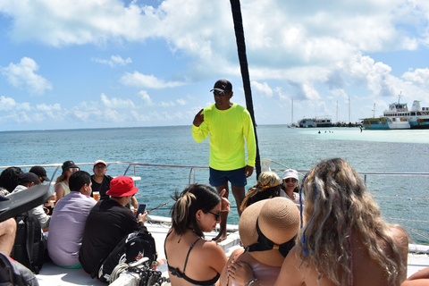 Cancún: Bezoek Isla Mujeres in een Catamarantocht voor alleen volwassenenTour vanuit Playa del Carmen