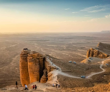 Riyadh: Edge Of The World, Bats Cave by 4x4 and Camp Dinner