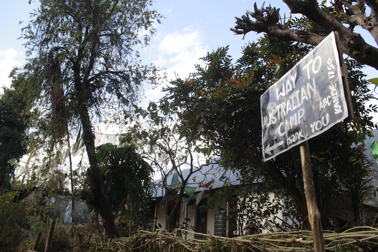 Pokhara: Een nacht kamperen, kampvuur in Australisch kamp