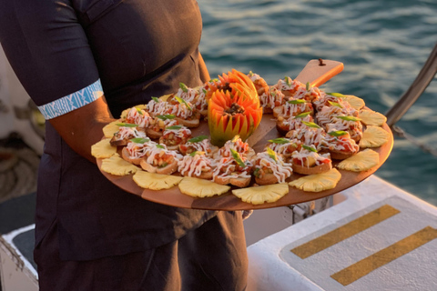 Fiji: Captain Cook Cruises - Day and Dinner Combo