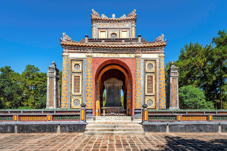 Discover Hue: Perfume River, Imperial Citadel, Royal Tombs Group Tour