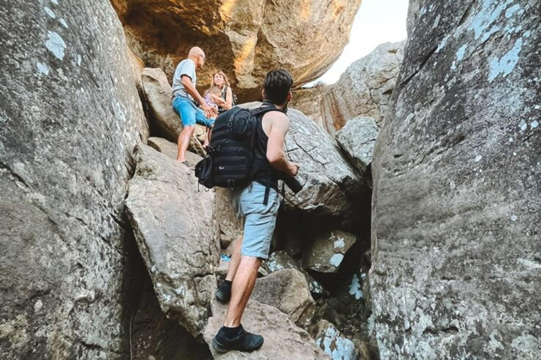 Desde Colombo Excursión de un día a Dambulla y la escalada de Pidurangala