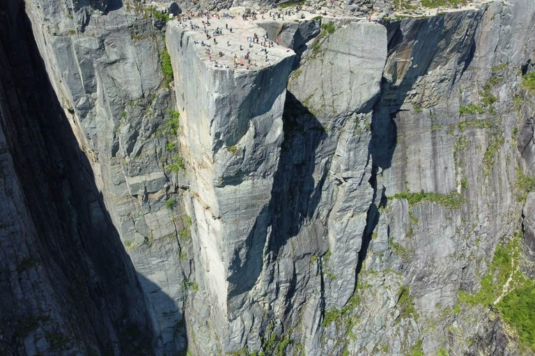 Stavanger: Preikestolen-Wanderung mit Hotel/Schiffstransfer