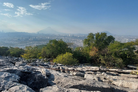 Tour escursionistico &quot;Cerro de la Silla&quot; con guida e trasferimentoMonterrey: Escursione al Cerro de la Silla
