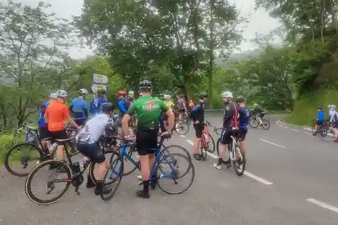 San Sebastian: Passeio de bicicleta de estrada com lanche e bebida GRÁTIS!