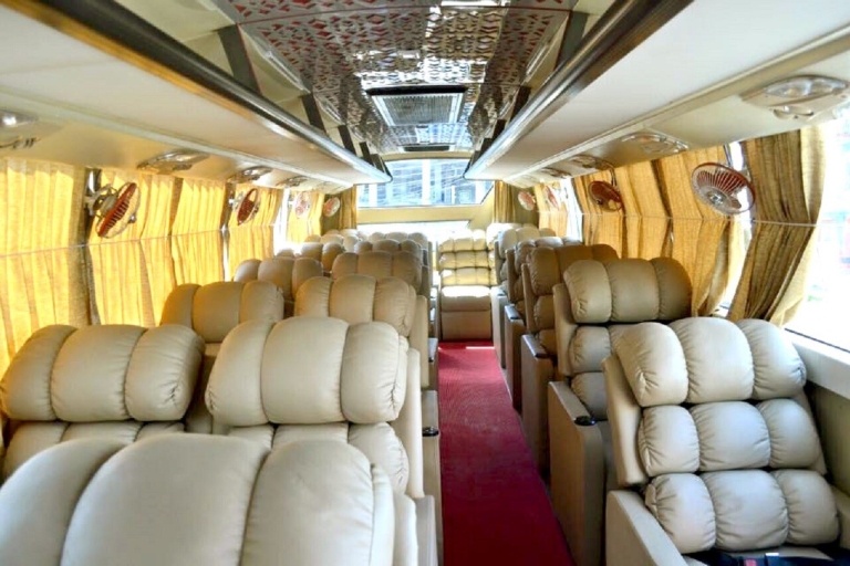 Luksusowy autobus z sofą - Pokhara do Katmandu