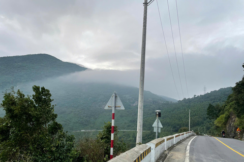 Da Nang: Hue Imperial Citadel and Khai Dinh Tomb Tour Join with Group Tour by Bus through Hai Van Tunnels
