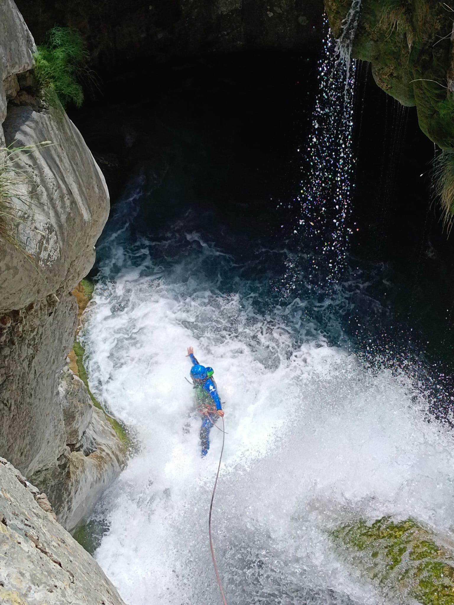 Bar: Canyoning in der Međureč-Schlucht (flexible Uhrzeit)