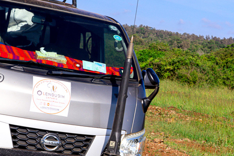 Nairobi National Park: Tour in a 4X4 Van (WiFi Included)Nairobi National Park: Tour in a Safari Van (WiFi Included)