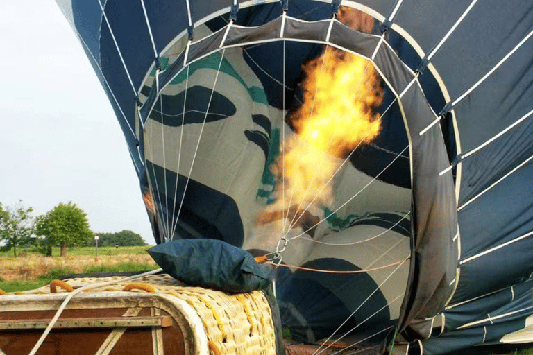 Vang Vieng: Caiaque e Balão de Ar Quente com Serviço de Busca no Hotel