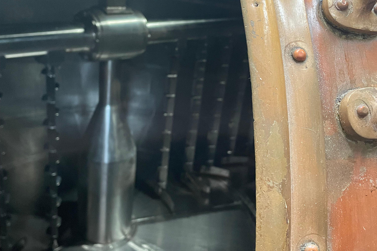 Glasgow: Scottish Rogue Distillery Experience with Tasting