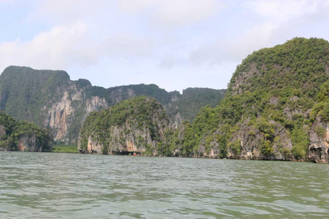 Khao Lak : baie de Phang Nga et île James Bond en bateau à longue queueVisite partagée