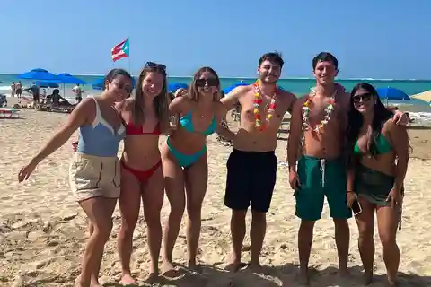 San Juan: Coquito Drink & Salsa Beach Class