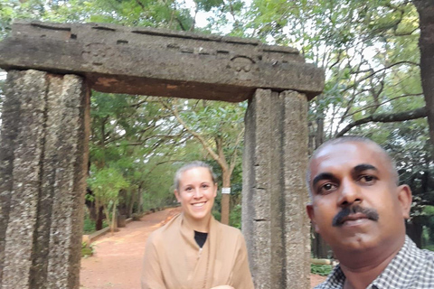 From Kandy: Sigiriya, Pidurangala Sunset & Lake Tour