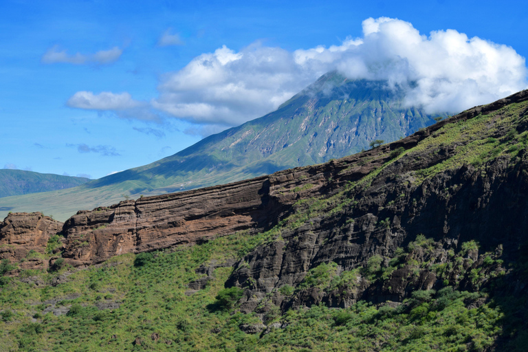 Ol Doinyo Lengai Övernattning och soluppgångsvandringOl Doinyo Lengai