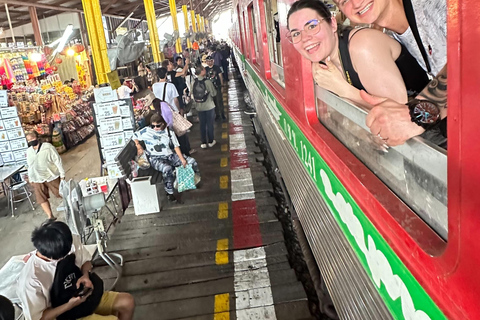 Dalla ferrovia alla via d&#039;acqua: Esplorare la ferrovia e il mercato galleggiante