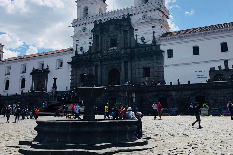 Il giorno di Quito - Tour della città + Il centro del mondo + Teleferico