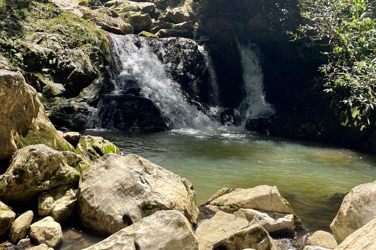 Caguas : Aventure dans les cascades et les grottes