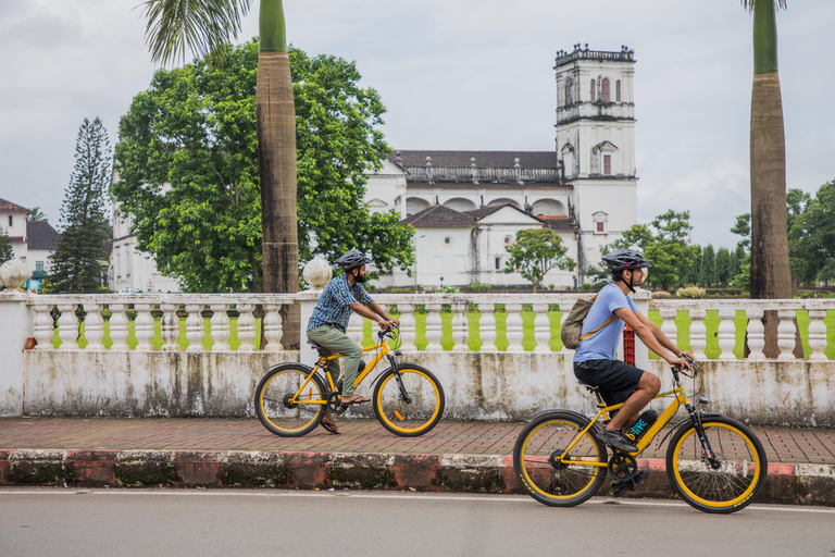 Goa: Goa Vieja y la Isla de Divar Recorrido en E-Bike con Aperitivos