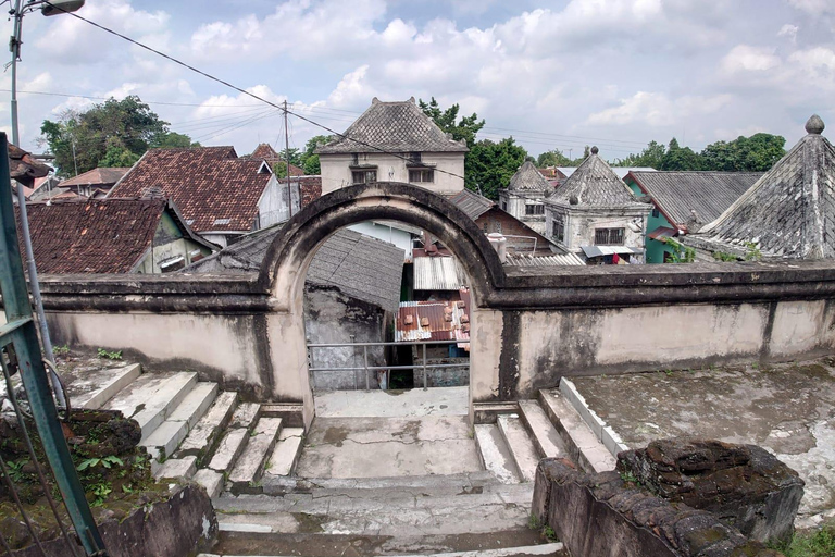 Yogyakarta: Merapi Sunrise Jeep+ Keraton & Taman Sari Bunker