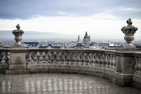 Budapest: tour a piedi del castello di Buda in tedescoTour privato in tedesco