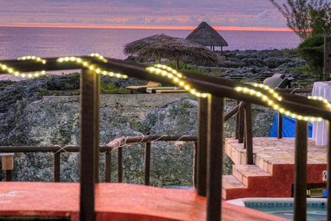 Negril: 7 Mile Beach, Shopping, &amp; Dinner at Ivan&#039;s Tour