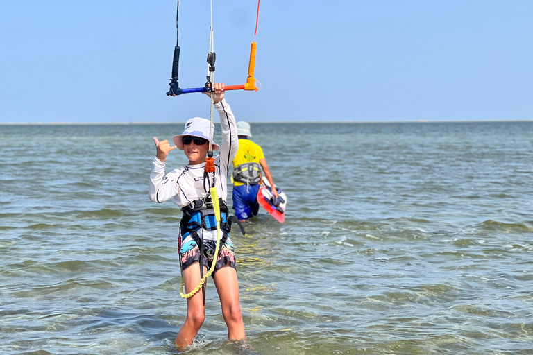 Djerba: 2-timmars kitesurf-provlektion för nybörjareDjerba: 2 timmars provlektion i kitesurfing för nybörjare