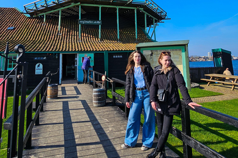 Amsterdam: Wycieczka z przewodnikiem po Zaanse Schans i degustacja serówWycieczka w języku hiszpańskim