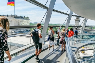 Berlin: Government Quarter Tour and Reichstag Dome Visit
