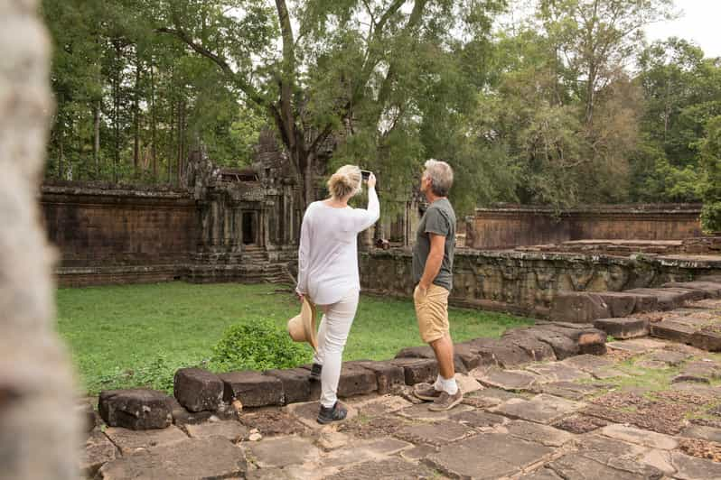 angkor wat private tour guide