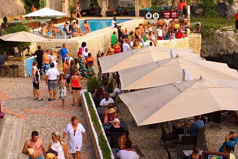 蒙特哥湾度假村出发：里克斯咖啡馆日落双体船巡游里克斯咖啡馆日落双体船巡游蒙特哥湾度假村