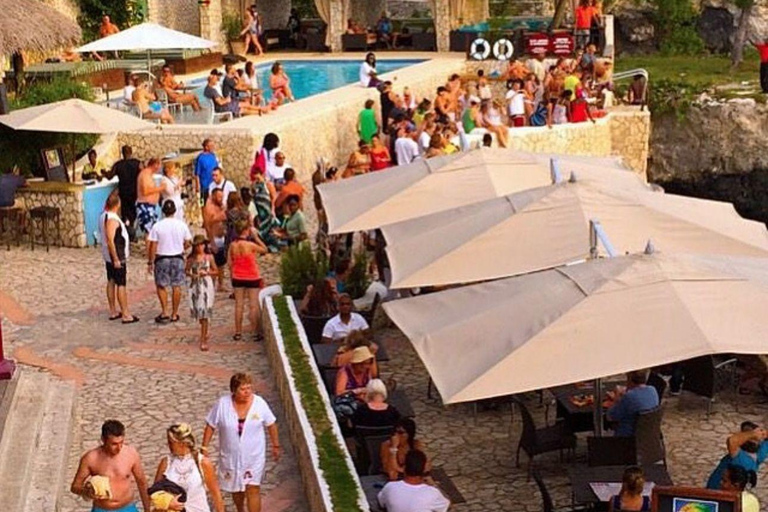 蒙特哥湾度假村出发：里克斯咖啡馆日落双体船巡游里克斯咖啡馆日落双体船巡游蒙特哥湾度假村