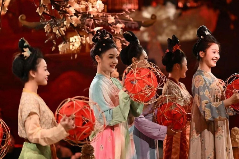 Kuala Lumpur: Xuyan Immersive Dining & Makeup experience Regular Dinner Banquet Seat+ Makeup & Styling