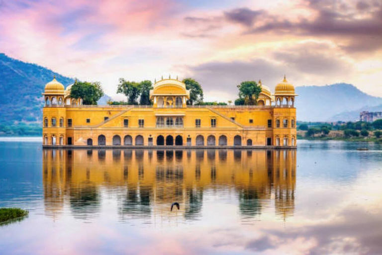 Private Full-Day Jaipur City Tour with Car & Guide Jaipur Full-Day Sightseeing Tour by Car with Guide & Lunch