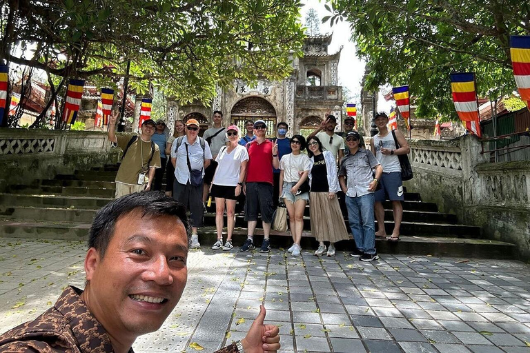 Hanoi: Perfume Pagoda, Huong Tich Cave & Boat Tour Group Tour