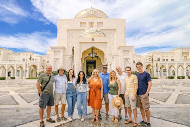 Da Dubai: Tour di un giorno di Abu Dhabi con Qasr al Watan