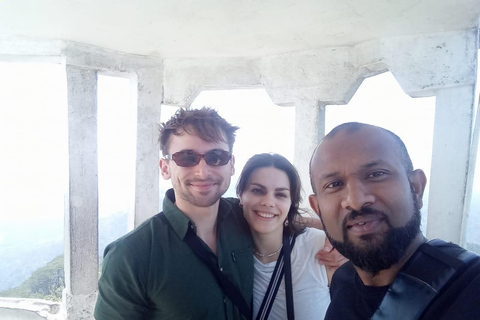 Kandy: Private Tuk-Tuk Tour with Tea Tasting & Hotel Pickup