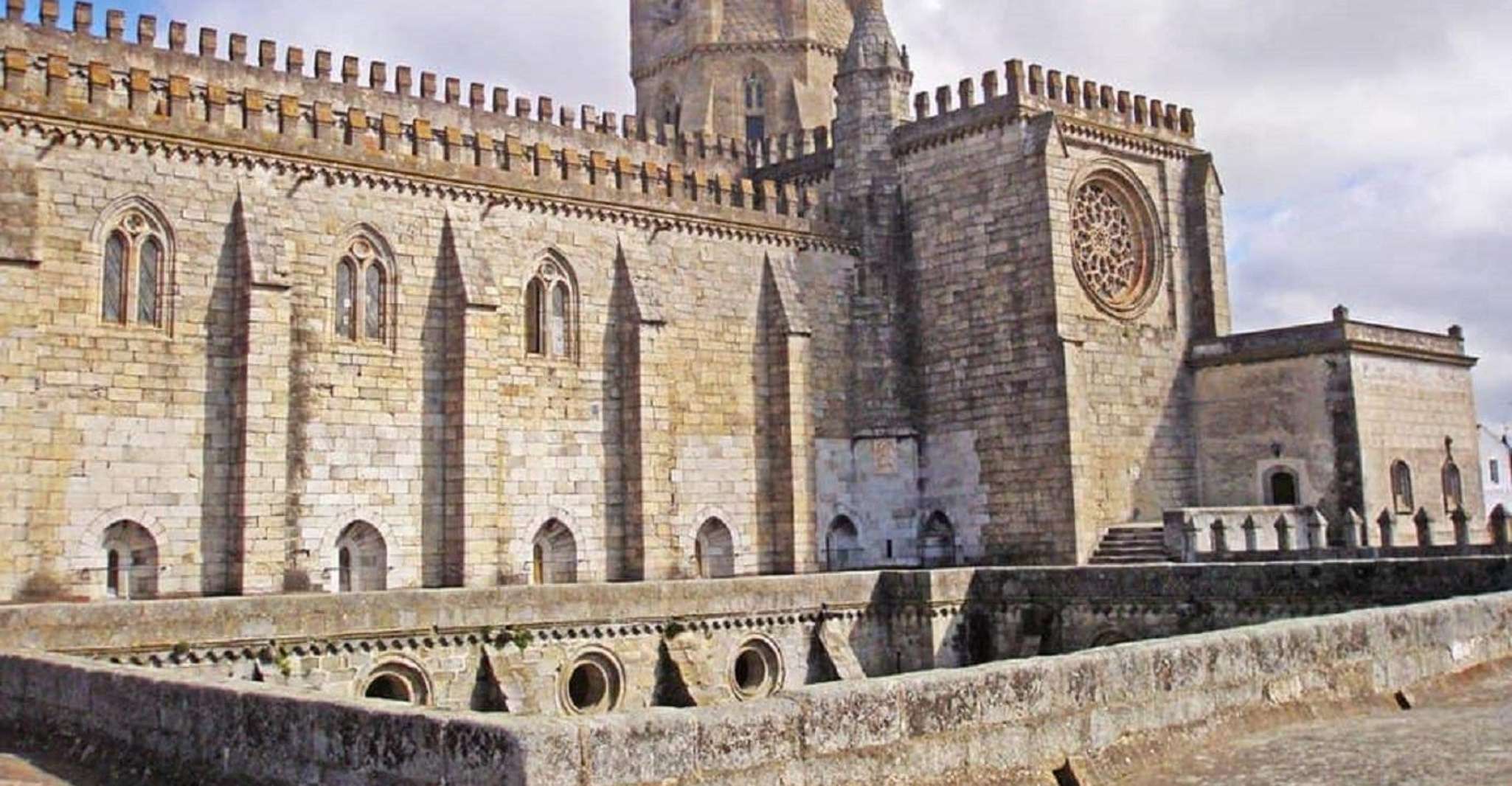Evora, tour a piedi evidenzia audio e gps guidati - Hizvo