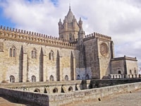 Evora, tour a piedi evidenzia audio e gps guidati - Hizvo